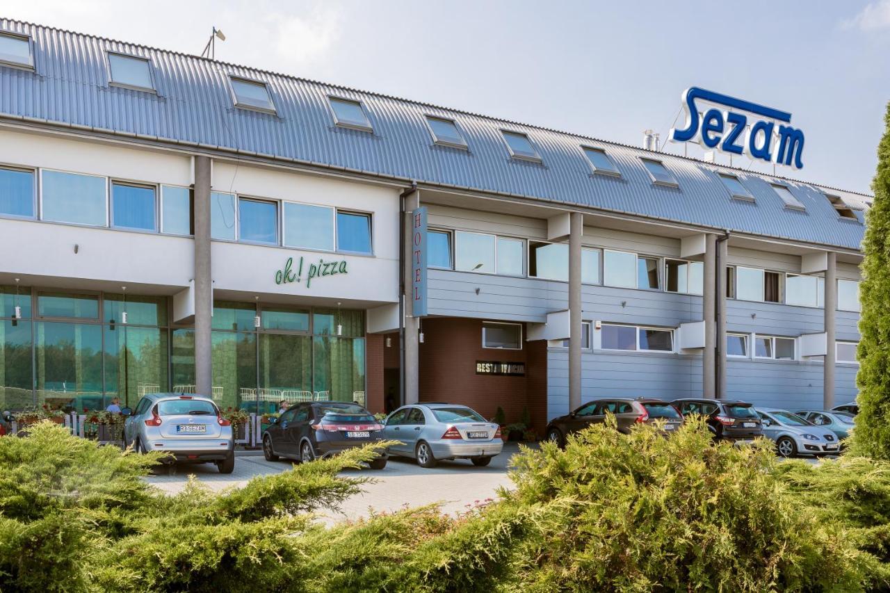Hotel Sezam マホバ エクステリア 写真