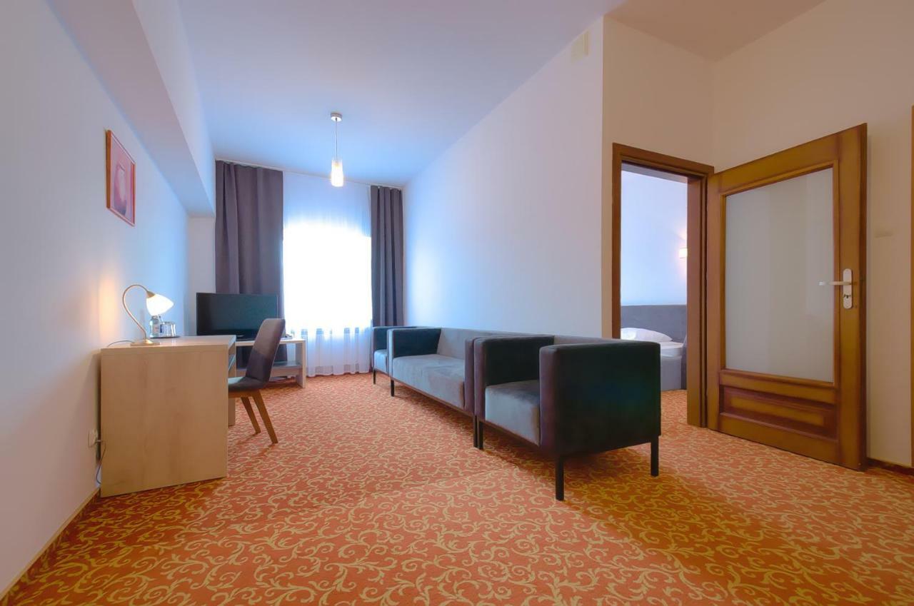 Hotel Sezam マホバ エクステリア 写真